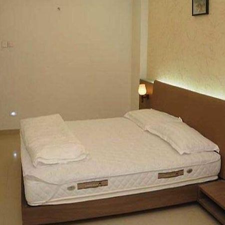 Royal Inn Ankleshwar Exterior photo
