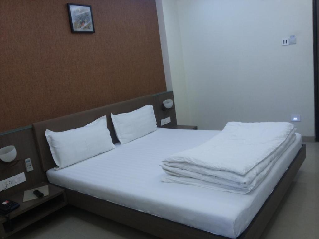 Royal Inn Ankleshwar Exterior photo